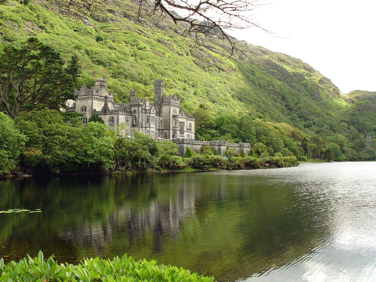 Kylemore Pass Hotel Letterfrack Exterior foto